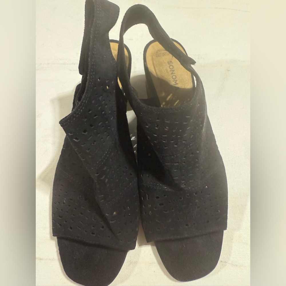 Sonoma Black Women's Aussie Perforated Clogs